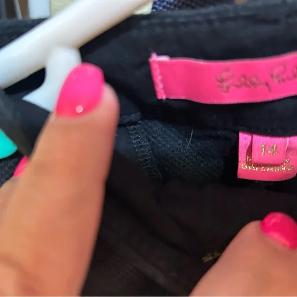 Lilly Pulitzer Black Women's Shorts - Picture 2 of 3